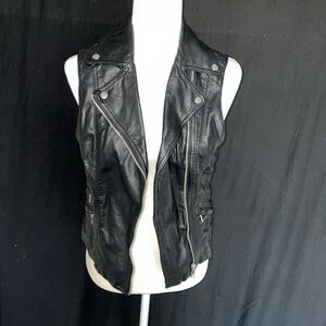 Women’s XS Sleeveless Leather jacket